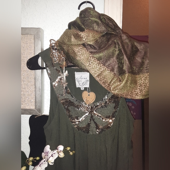 GORGEOUS BOHEMIAN Bundle w/ embroidered top and 4 other GOLDEN items!!!😍🌼❤😁 - Picture 6 of 6
